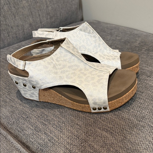 Boutique by Corkys  Leopard Print white Wedge Sandals - Picture 3 of 4